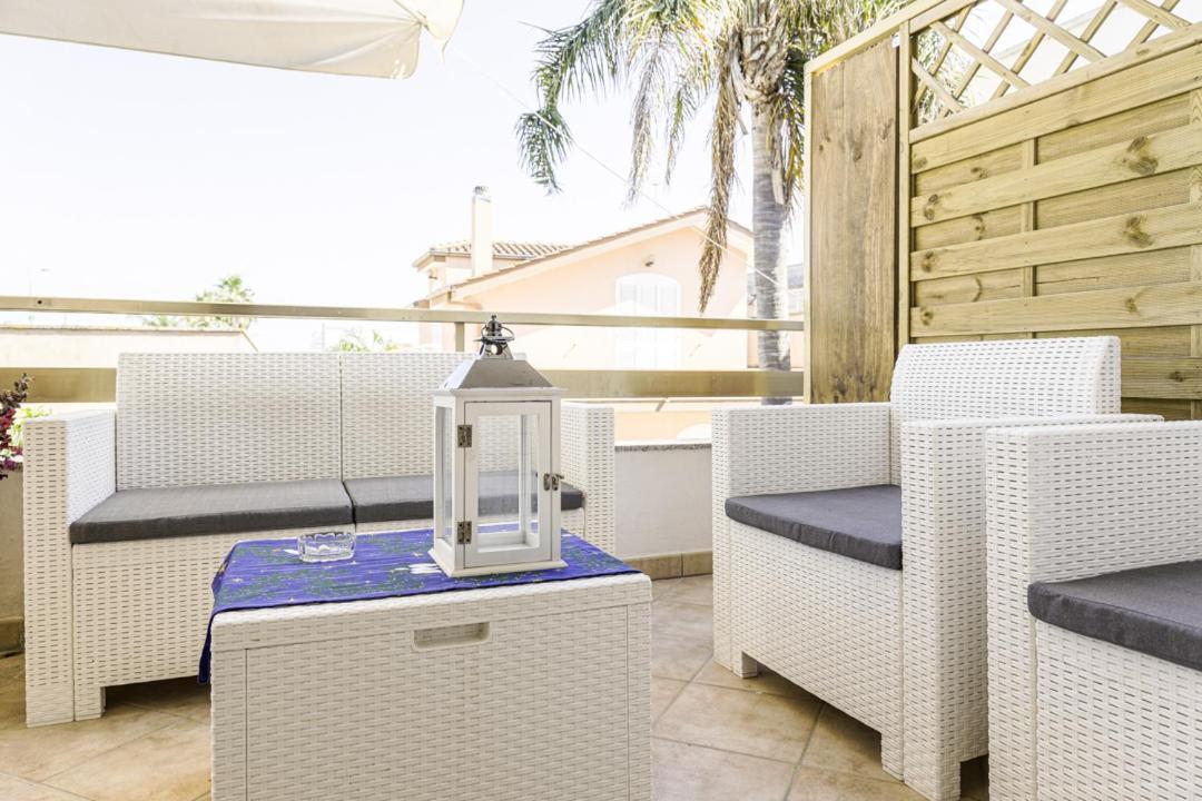 Le Palme Guest House Racale Esterno foto
