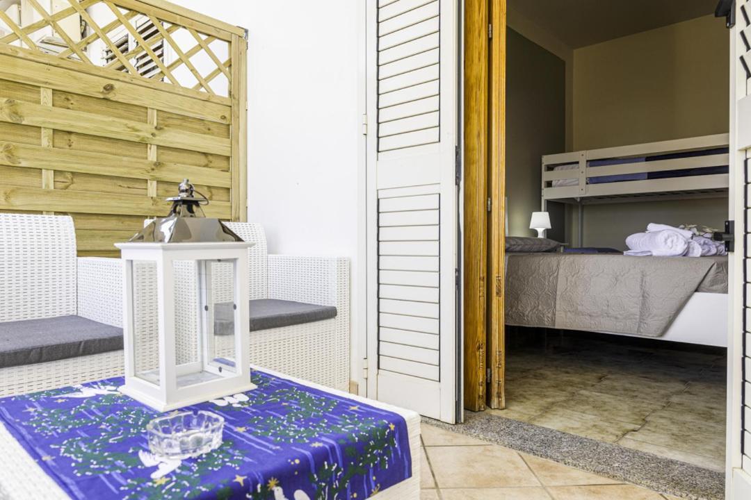 Le Palme Guest House Racale Esterno foto