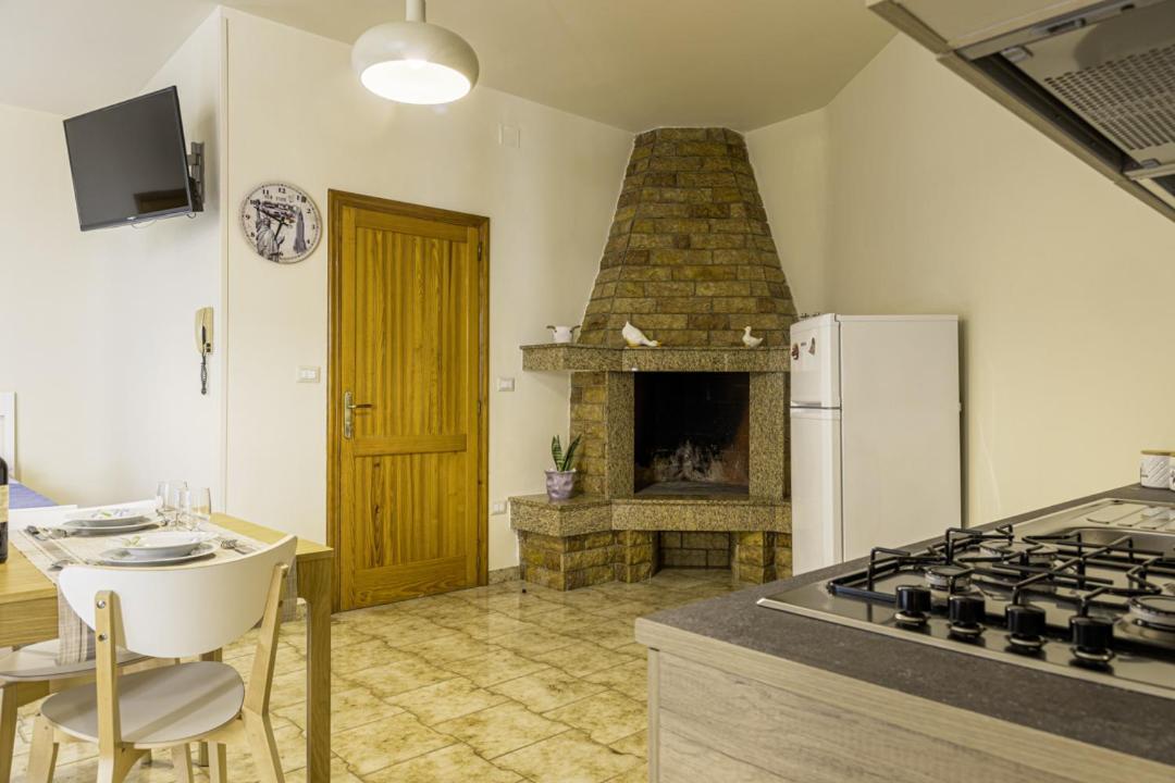 Le Palme Guest House Racale Esterno foto