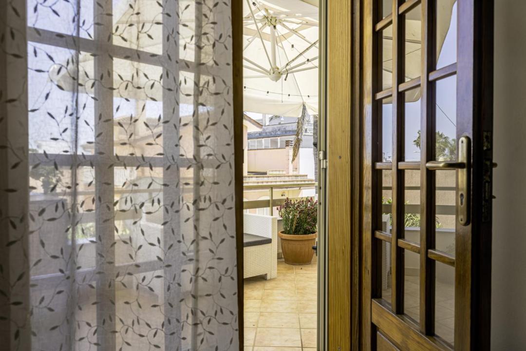 Le Palme Guest House Racale Esterno foto