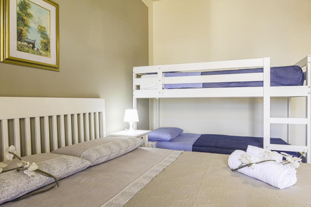 Le Palme Guest House Racale Esterno foto